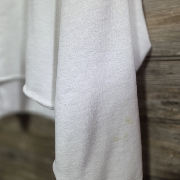 Fabletics Classic White Apparel - Picture 5 of 6